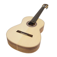 Load image into Gallery viewer, Hofner HM87-SE-0 Green Line Master Series Classical Guitar with case Made in Germany