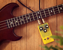 Load image into Gallery viewer, EarthQuaker Devices Blumes Low Signal Shredder Overdrive Pedal with Flexi-Switch Technology