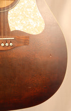 Load image into Gallery viewer, Art & Lutherie 045570 Legacy Bourbon Burst Concert Hall Acoustic Store Demo / B-stock / new old stock