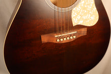 Load image into Gallery viewer, Art & Lutherie 045570 Legacy Bourbon Burst Concert Hall Acoustic Store Demo / B-stock / new old stock