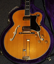 Load image into Gallery viewer, Epiphone Elitist Broadway Natural Hollow Body Electric Guitar with original case 2006 Made in Japan