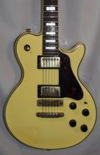 Load image into Gallery viewer, Performer PF300 White Made in Japan with original case Lawsuit Era Les Paul Copy vintage 1978-79