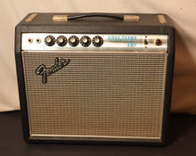 Load image into Gallery viewer, Fender Vibro Champ Amp tube combo amp vintage 1966 Silverface Drip Edge