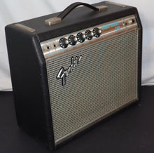 Load image into Gallery viewer, Fender Vibro Champ Amp tube combo amp vintage 1966 Silverface Drip Edge
