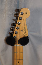 Load image into Gallery viewer, Fender Player Stratocaster Polar White Maple Fingerboard Made in Mexico