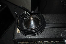 Load image into Gallery viewer, Fender Vibro Champ Amp tube combo amp vintage 1968 Silverface Drip Edge