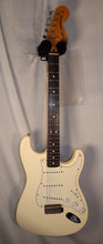 Load image into Gallery viewer, Fender Classic Series 70s Stratocaster Rosewood Fingerboard Olympic White with gig bag used 2003 Made in Mexico