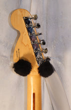 Load image into Gallery viewer, Fender Classic Series 70s Stratocaster Rosewood Fingerboard Olympic White with gig bag used 2003 Made in Mexico