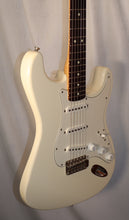 Load image into Gallery viewer, Fender Classic Series 70s Stratocaster Rosewood Fingerboard Olympic White with gig bag used 2003 Made in Mexico