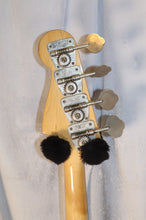 Load image into Gallery viewer, Fender Jazz Bass Olympic White Maple Fingerboard with original case 1971 vintage ALL ORIGINAL