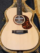 Load image into Gallery viewer, Maton SRS-808C Solid Road Series Cutaway Acoustic Electric with case Open Box / B-stock