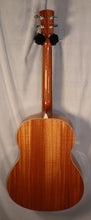 Load image into Gallery viewer, Larrivee L-05 Select Series Mahogany Back & Sides Spruce Top Gloss Finish Acoustic Guitar with case B-stock - Natural Gloss