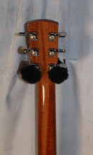 Load image into Gallery viewer, Larrivee L-05 Select Series Mahogany Back & Sides Spruce Top Gloss Finish Acoustic Guitar with case B-stock - Natural Gloss