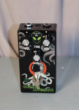 Load image into Gallery viewer, Interstellar Audio Machines Octonaut Hyperdrive Transparent Overdrive guitar effect used