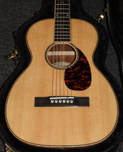Load image into Gallery viewer, Larrivee Select Series P-05 Mahogany Parlor Acoustic Guitar with case NEW