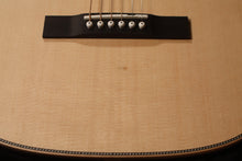 Load image into Gallery viewer, Larrivee OO‐40R Legacy Series Indian Rosewood Back & Sides Acoustic Guitar with case B-stock