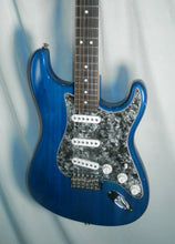 Load image into Gallery viewer, Fender USA Highway 1 Straocaster Sapphire Blue Transparent Satin Acrylic Lacquer Fnish Rosewood Fingerboard 2002 used Strat