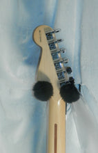 Load image into Gallery viewer, Fender USA Highway 1 Straocaster Sapphire Blue Transparent Satin Acrylic Lacquer Fnish Rosewood Fingerboard 2002 used Strat