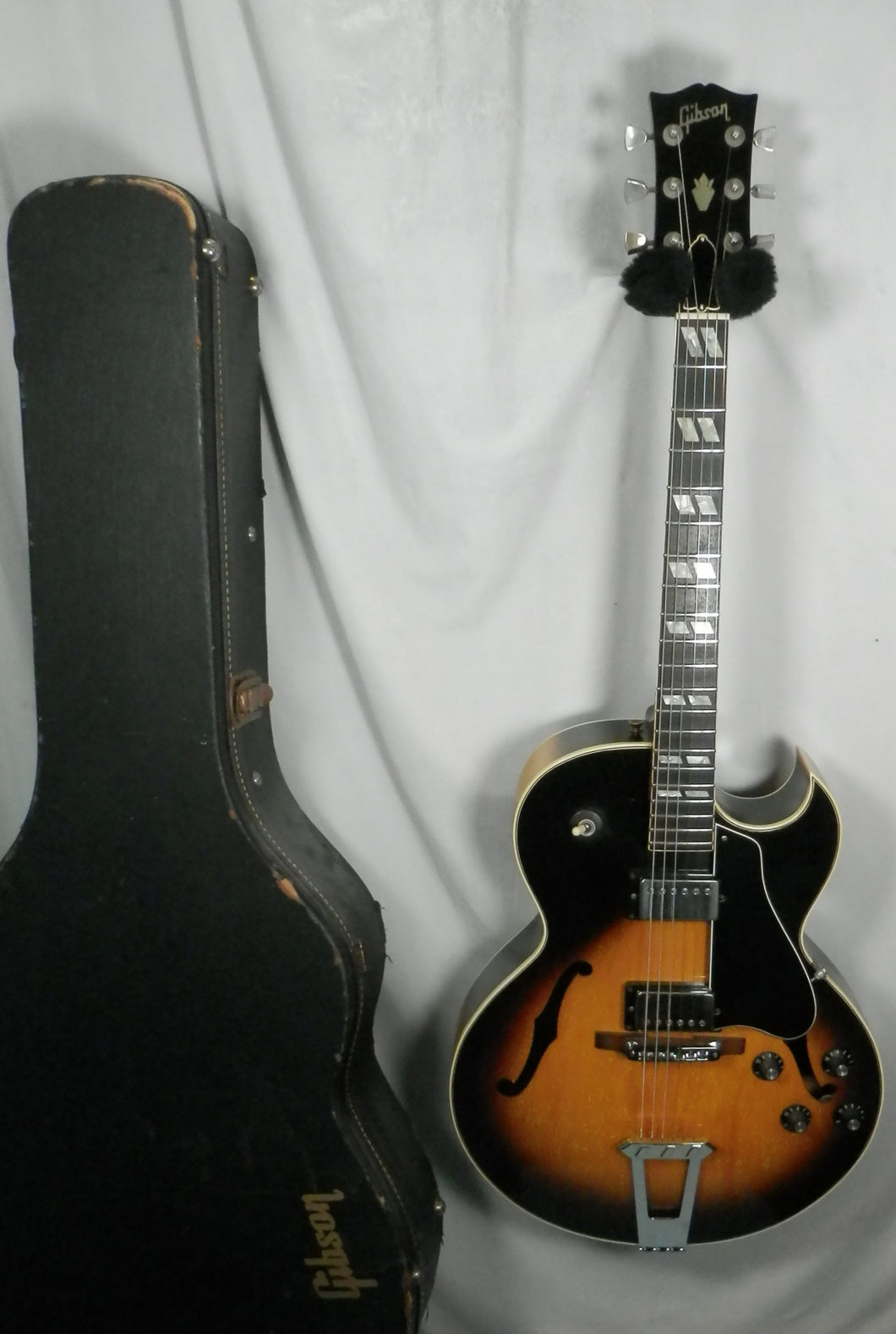 Gibson ES-175D Sunburst Hollow Body Electric Guitar with case vintage 1977 ES175D