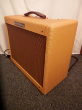 Load image into Gallery viewer, Victoria 20112 Tweed 1x12" Tube Combo Amplifier *Open Box / Demo*