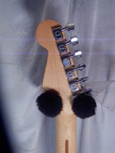 Load image into Gallery viewer, Fender USA Stratocaster Blue Finish Rosewood Fretboard electric guitar with case