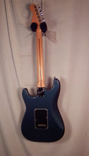 Load image into Gallery viewer, Fender USA Stratocaster Blue Finish Rosewood Fretboard electric guitar with case