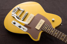 Load image into Gallery viewer, Reverend Charger 290 with Bigsby Venetian Gold Electric Guitar NEW