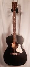 Load image into Gallery viewer, Art & Lutherie 042388 Legacy QIT Faded Black Concert Hall Acoustic Electric