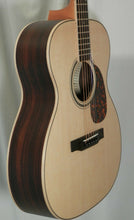 Load image into Gallery viewer, Larrivee OM-03-RW-0 Indian Rosewood Back & Sides Natural Satin Finish with case