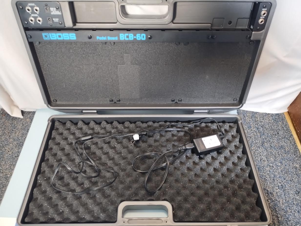 BOSS BCB-60 PEDALBOARD CARRY CASE Excellent Condition.