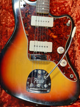 Load image into Gallery viewer, Fender Jazzmaster Sunburst vintage 1966 with reissue Fender case Setup for optimal playability

