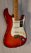 Load image into Gallery viewer, Fender Made in Mexico Player II Stratocaster Aged Cherry Burst used 2025
