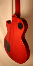 Load image into Gallery viewer, Gibson Les Paul Classic Cherry Sunburst with case 2023
