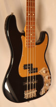 Load image into Gallery viewer, Fender Black Deluxe P-Bass Special Active 4-string electric bass Made in Mexico 2008
