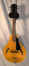 Load image into Gallery viewer, Framus Graziella A-style Mandolin Made in Germany with chipboard case vintage
