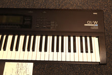 Load image into Gallery viewer, Korg 01/W Keyboard Synthesizer Workstation with manual used
