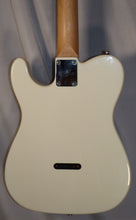Load image into Gallery viewer, G&amp;L 30th Anniversary Collection ASAT Classic Pearl Frost White with COA + case used 2010 Fullterton, CA USA
