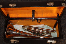 Load image into Gallery viewer, Generic Student Bb Cornet used
