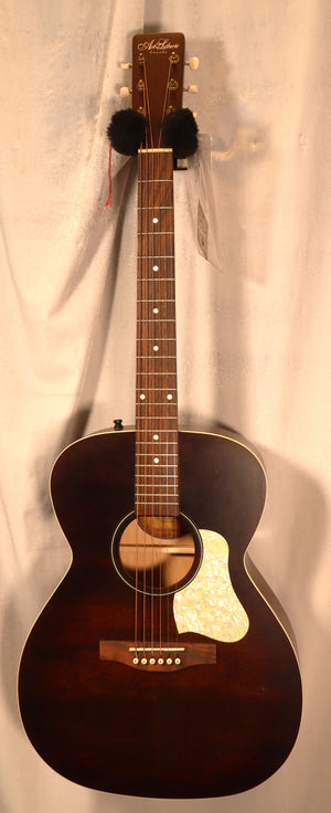 Art & Lutherie 045570 Legacy Bourbon Burst Concert Hall Acoustic Store Demo / B-stock / new old stock