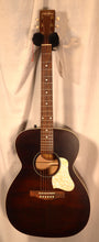 Load image into Gallery viewer, Art &amp; Lutherie 045570 Legacy Bourbon Burst Concert Hall Acoustic Store Demo / B-stock / new old stock
