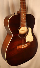 Load image into Gallery viewer, Art &amp; Lutherie 045570 Legacy Bourbon Burst Concert Hall Acoustic Store Demo / B-stock / new old stock
