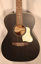Load image into Gallery viewer, Art &amp; Lutherie 042388 Legacy QIT Faded Black Concert Hall Acoustic Electric B-stock/Store Demo
