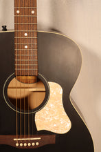 Load image into Gallery viewer, Art &amp; Lutherie 042388 Legacy QIT Faded Black Concert Hall Acoustic Electric B-stock/Store Demo
