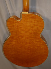 Load image into Gallery viewer, Epiphone Elitist Broadway Natural Hollow Body Electric Guitar with original case 2006 Made in Japan
