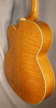 Load image into Gallery viewer, Epiphone Elitist Broadway Natural Hollow Body Electric Guitar with original case 2006 Made in Japan
