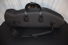 Load image into Gallery viewer, JZ Music Bb Student Trumpet with case + 7C mouthpiece used
