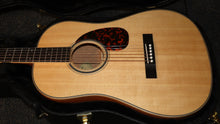 Load image into Gallery viewer, Larrivee BT-40 Mahogany Legacy Series Baritone Acoustic Guitar with case 27" Scale
