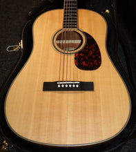 Load image into Gallery viewer, Larrivee BT-40 Mahogany Legacy Series Baritone Acoustic Guitar with case 27" Scale
