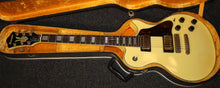 Load image into Gallery viewer, Performer PF300 White Made in Japan with original case Lawsuit Era Les Paul Copy vintage 1978-79
