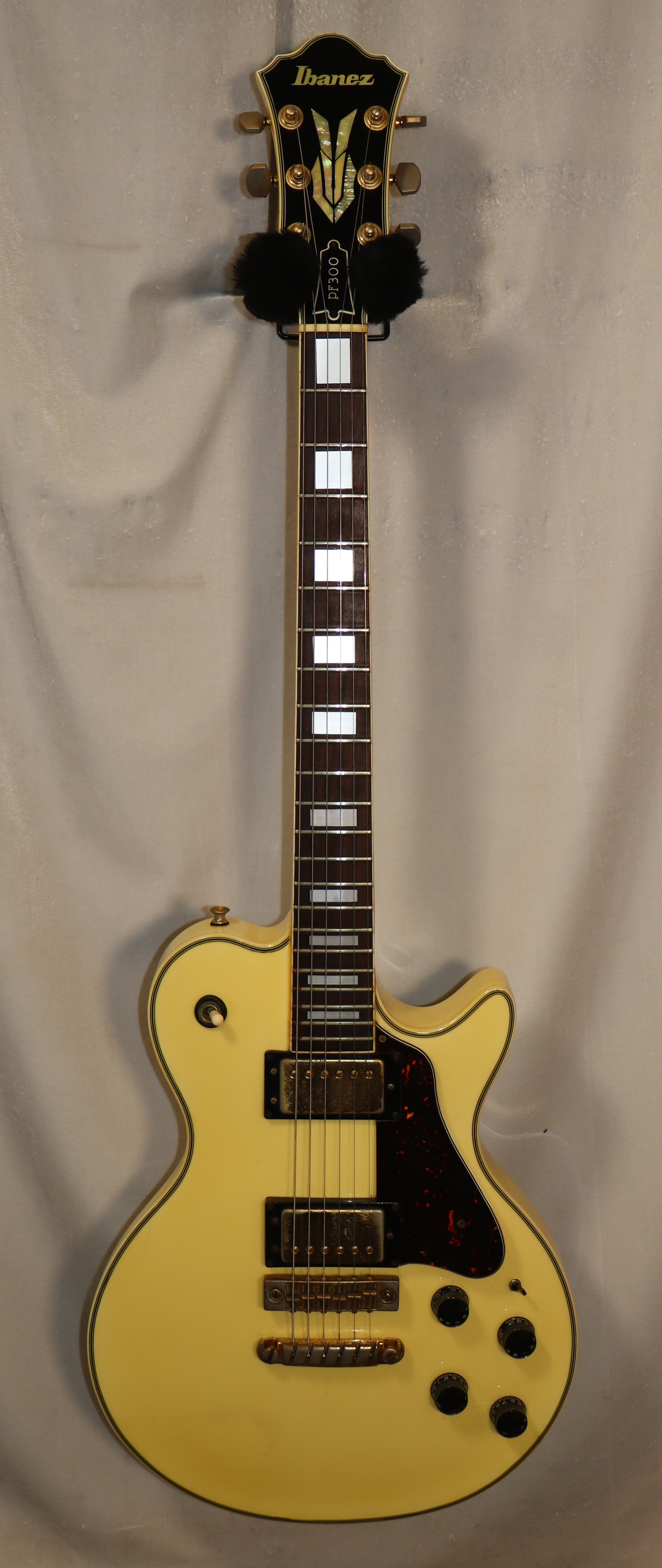 Ibanez Performer PF300 White Made in Japan with original case